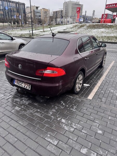 Photo 3 - Skoda Superb 2008 y Hatchback