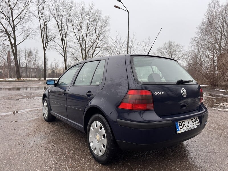 Photo 4 - Volkswagen Golf 1998 y Hatchback