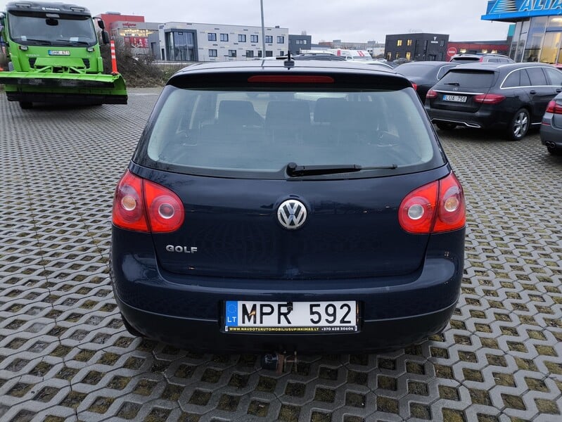 Photo 5 - Volkswagen Golf 2005 y Hatchback