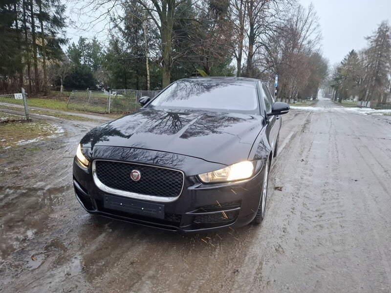 Photo 10 - Jaguar XE 2015 y Sedan