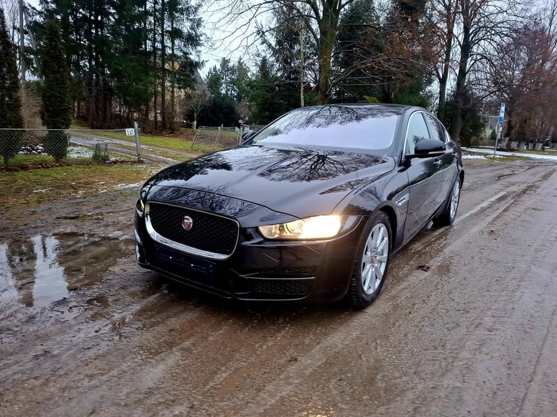 Photo 11 - Jaguar XE 2015 y Sedan