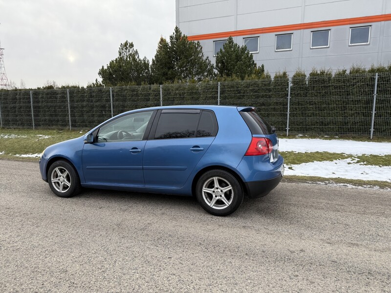 Photo 3 - Volkswagen Golf 2004 y Sedan