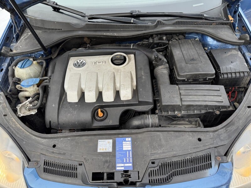 Photo 9 - Volkswagen Golf 2004 y Sedan