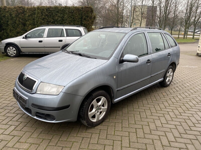 Photo 1 - Skoda Fabia 2005 y Wagon