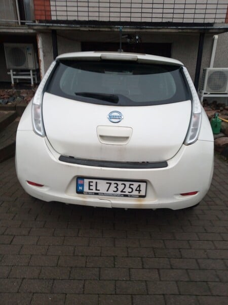 Фотография 2 - Nissan Leaf 2013 г Хэтчбек