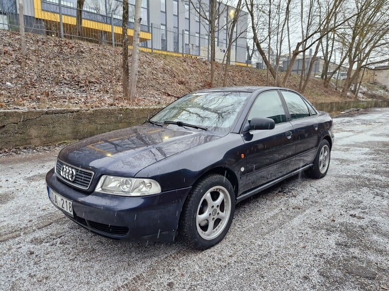 Фотография 1 - Audi A4 QUATTRO 1995 г