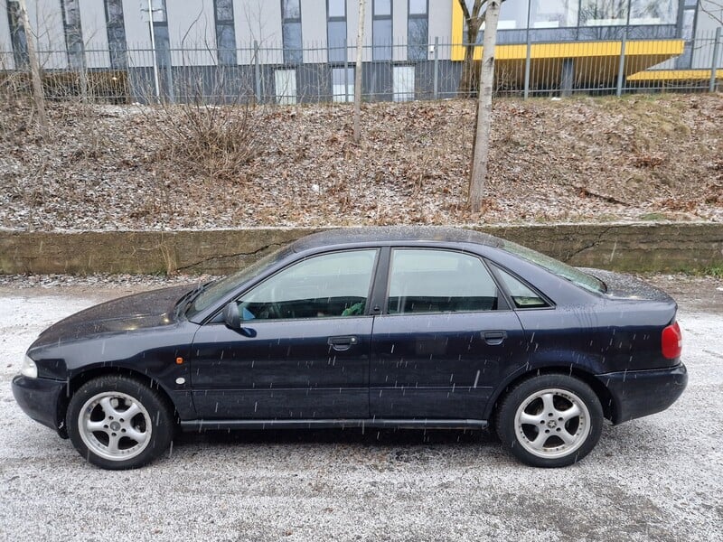 Фотография 6 - Audi A4 QUATTRO 1995 г