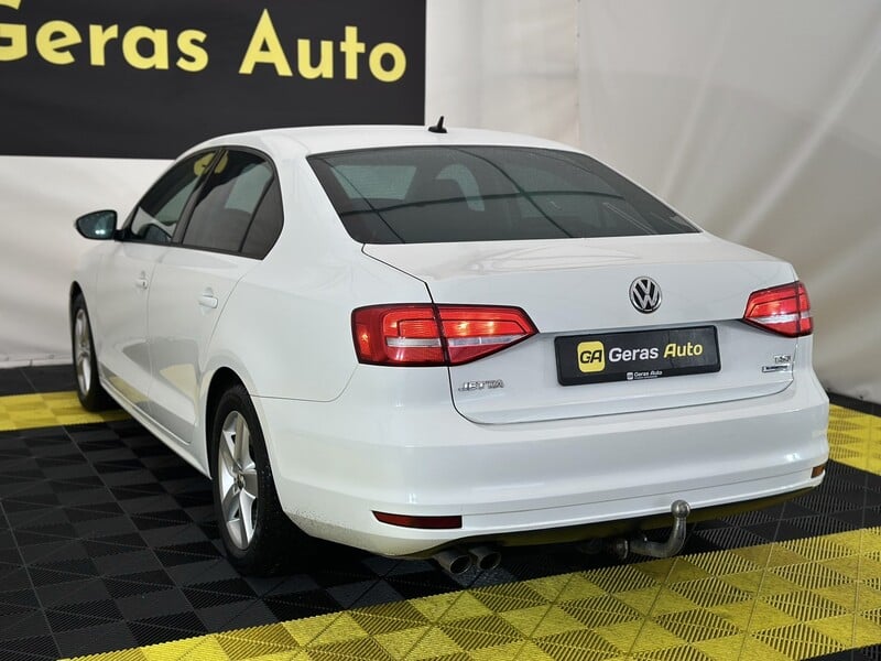 Nuotrauka 6 - Volkswagen Jetta 2015 m Sedanas