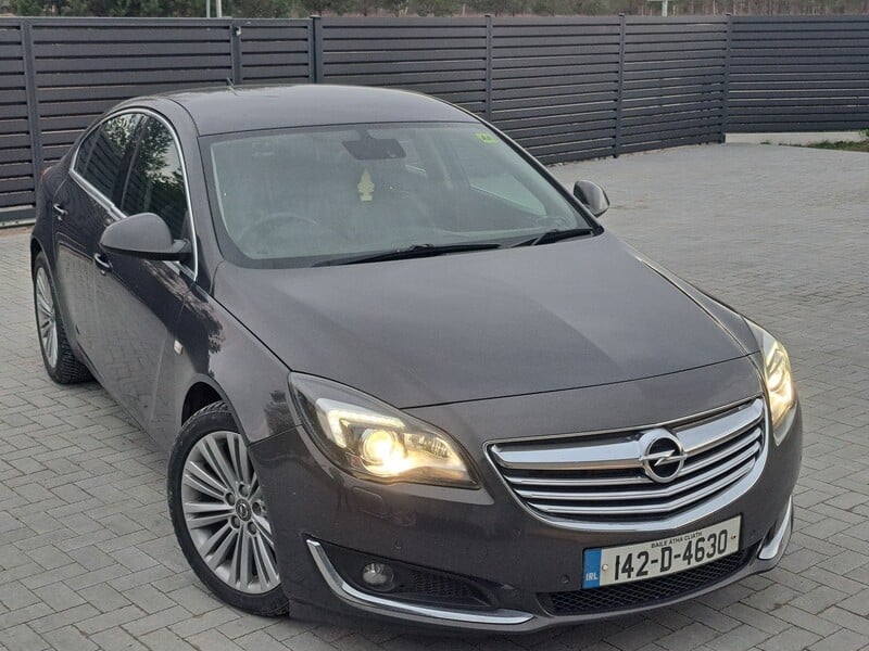 Фотография 1 - Opel Insignia 2015 г Хэтчбек