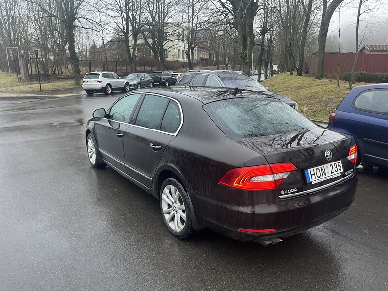 Photo 6 - Skoda Superb 2015 y Sedan