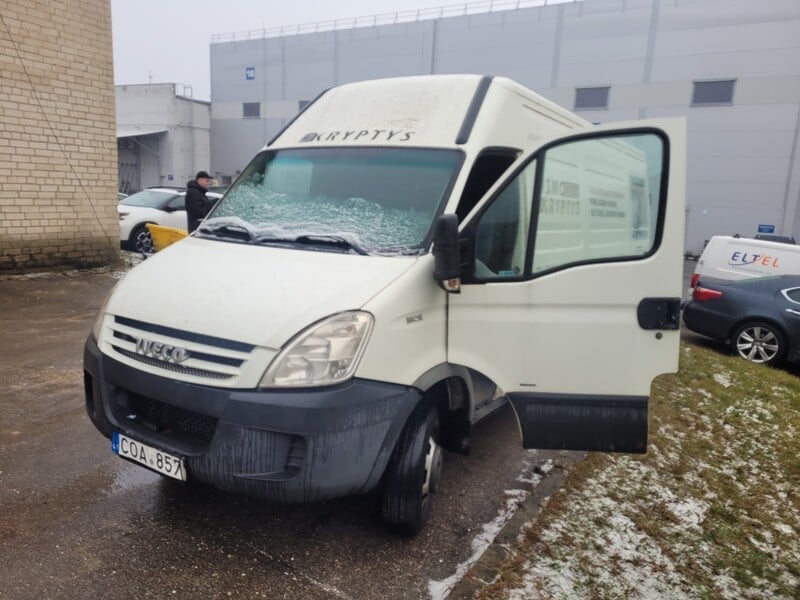 Фотография 2 - Iveco 35C15 2008 г Грузовой микроавтобус