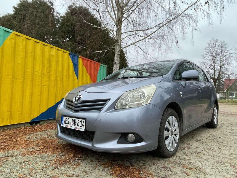 Фотография 5 - Toyota Verso 2009 г Минивэн