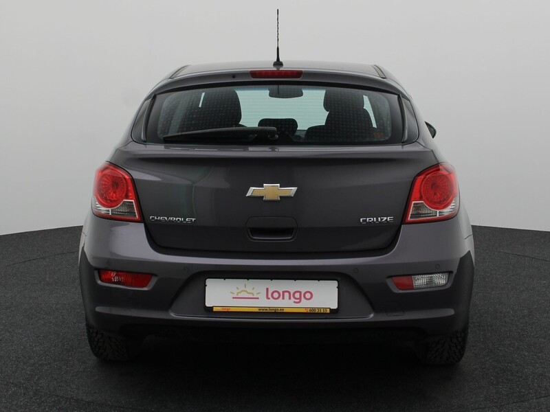 Фотография 5 - Chevrolet Cruze 2012 г Хэтчбек