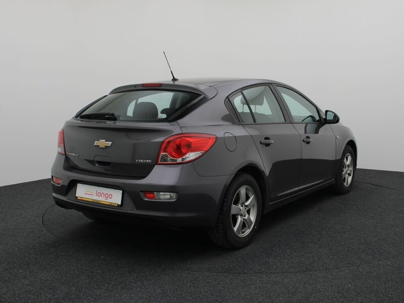 Фотография 8 - Chevrolet Cruze 2012 г Хэтчбек