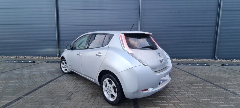 Фотография 2 - Nissan Leaf 2013 г Хэтчбек