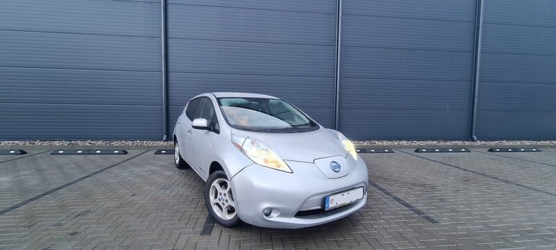 Фотография 3 - Nissan Leaf 2013 г Хэтчбек