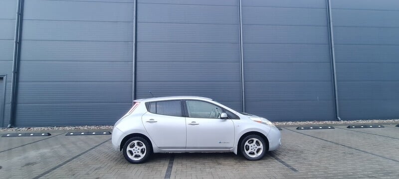 Фотография 10 - Nissan Leaf 2013 г Хэтчбек