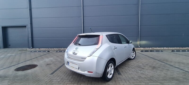 Фотография 4 - Nissan Leaf 2013 г Хэтчбек