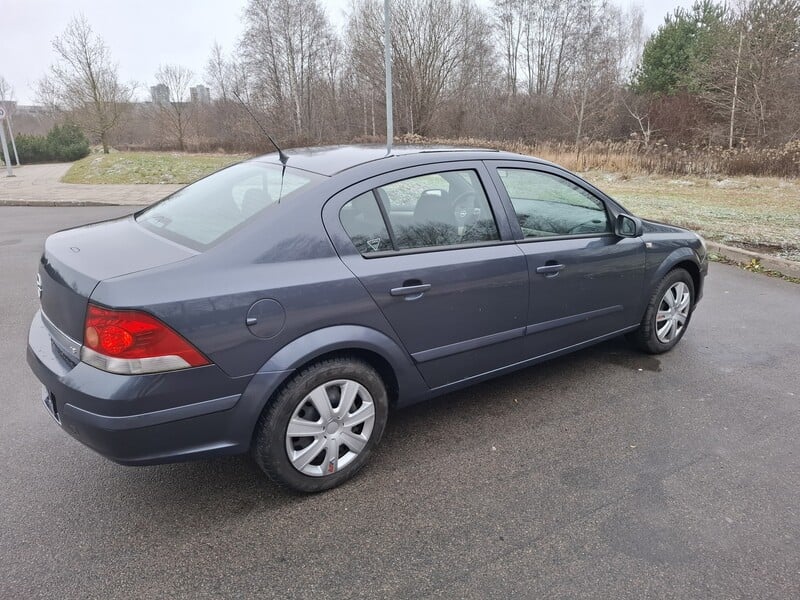 Nuotrauka 1 - Opel Astra 2009 m Sedanas