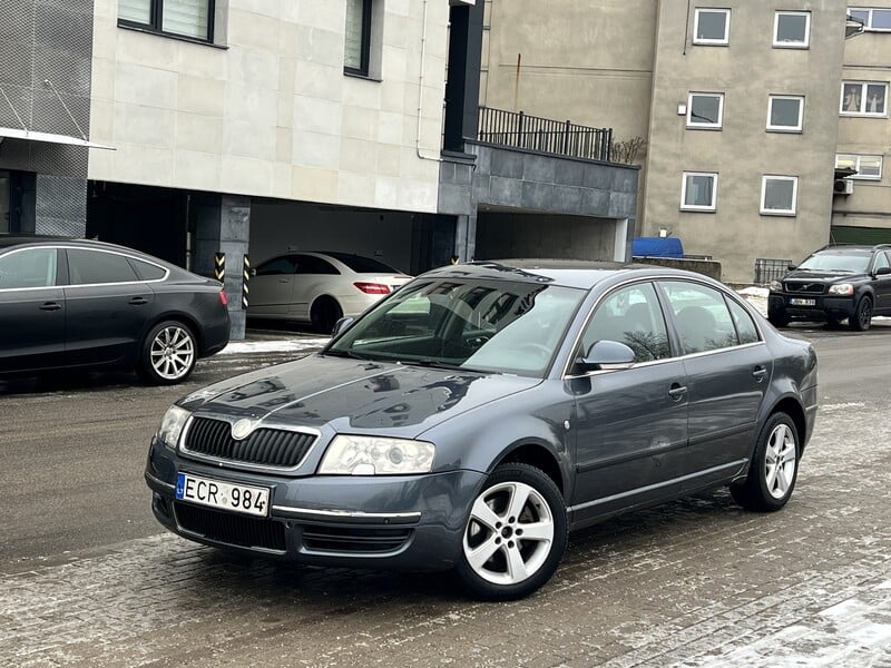 Photo 1 - Skoda Superb 2007 y Sedan