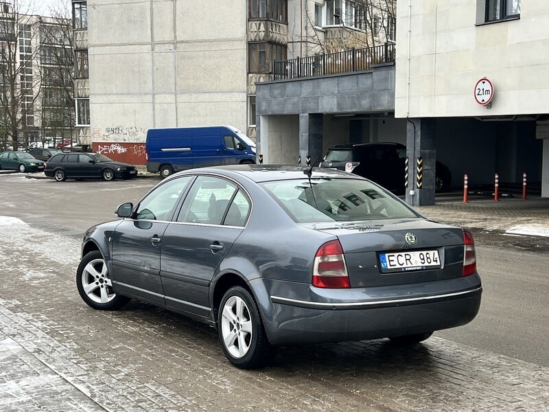 Photo 3 - Skoda Superb 2007 y Sedan