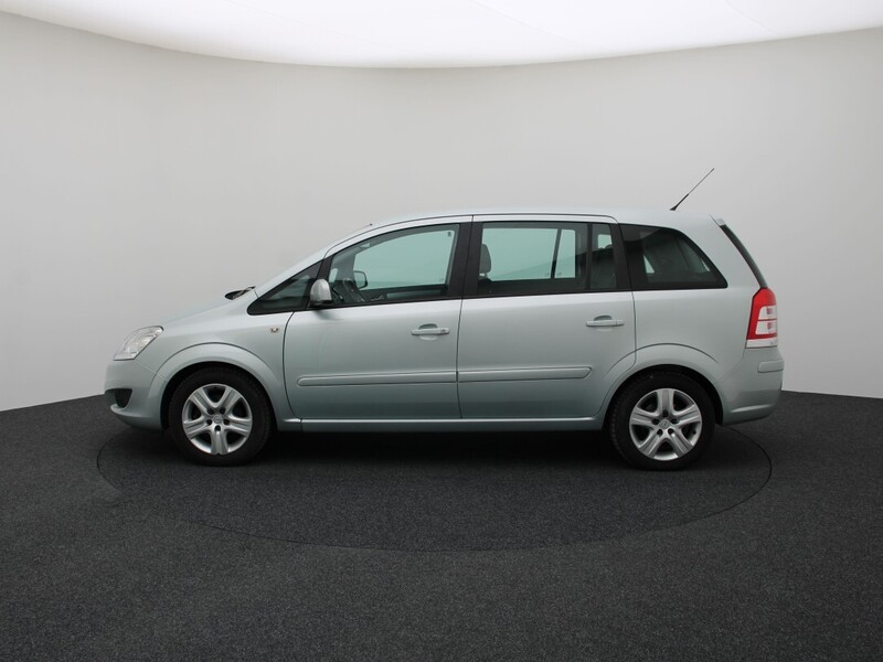 Photo 6 - Opel Zafira 2010 y Van