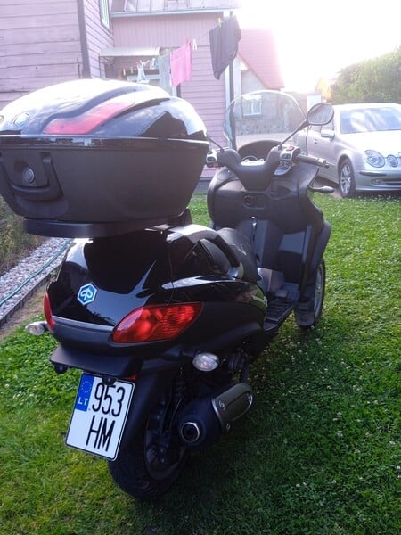 Photo 7 - Piaggio MP-3 2011 y Three-wheel motorcycle