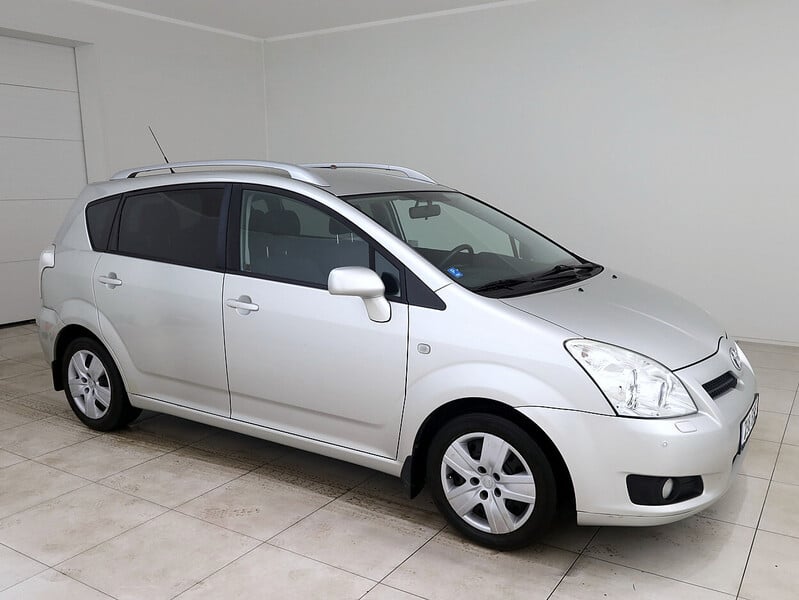 Photo 1 - Toyota Corolla Verso 2008 y Van