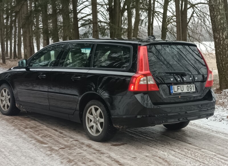 Фотография 4 - Volvo V70 2010 г Универсал