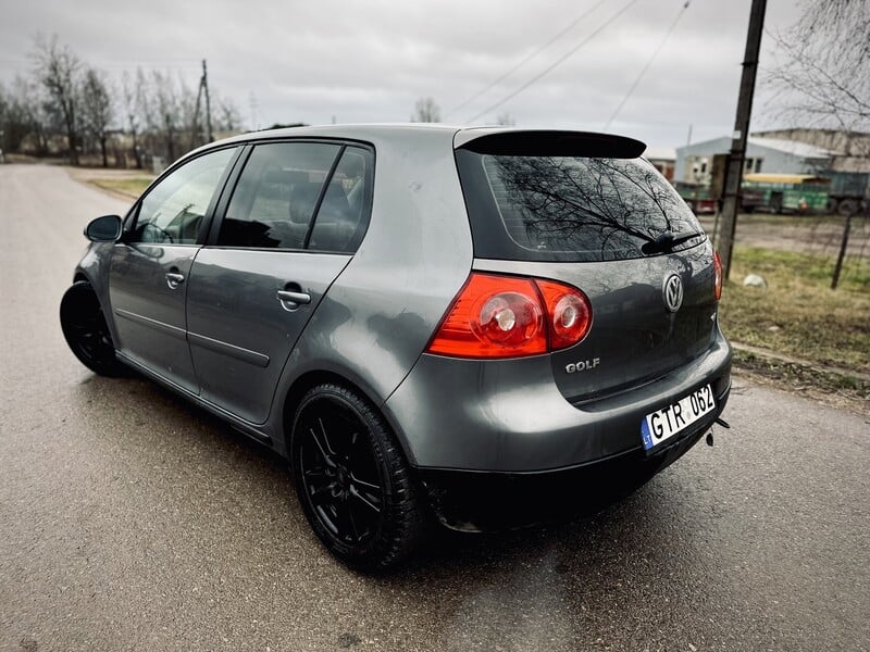 Photo 1 - Volkswagen Golf 2005 y Hatchback