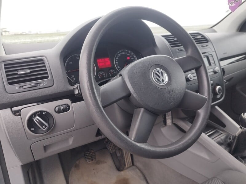 Photo 14 - Volkswagen Golf 2005 y Hatchback