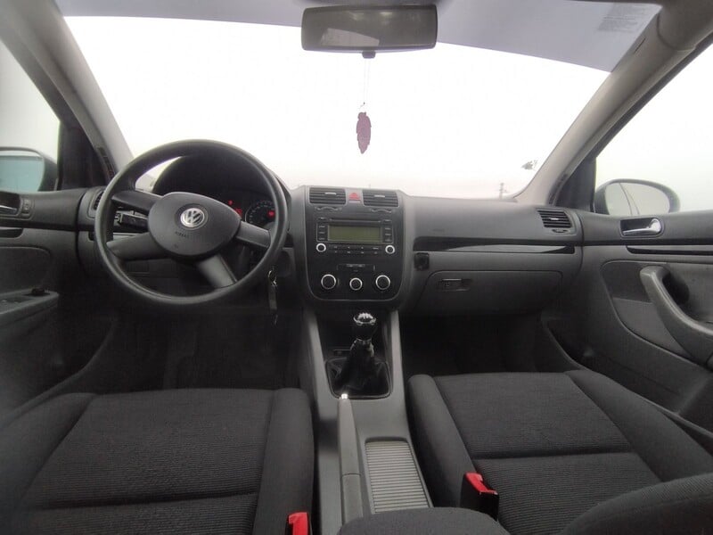 Photo 17 - Volkswagen Golf 2005 y Hatchback