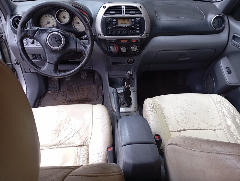 Photo 3 - Toyota RAV4 2003 y Off-road / Crossover