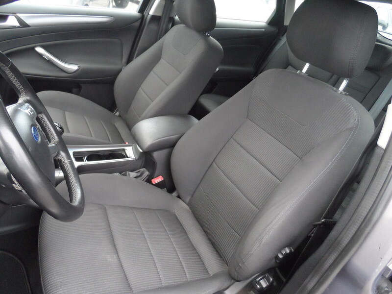 Photo 10 - Ford Mondeo 2012 y Hatchback