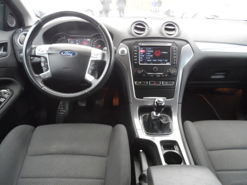 Photo 11 - Ford Mondeo 2012 y Hatchback