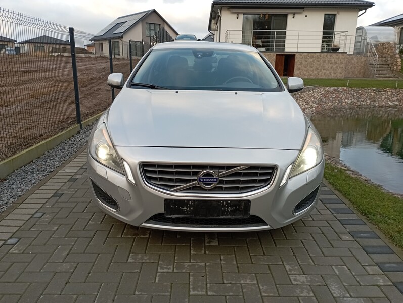 Фотография 2 - Volvo S60 2012 г Седан