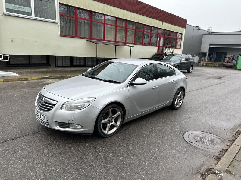 Photo 1 - Opel Insignia 2012 y Hatchback