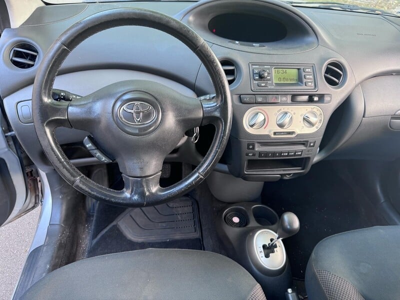 Nuotrauka 8 - Toyota Yaris 2003 m Hečbekas