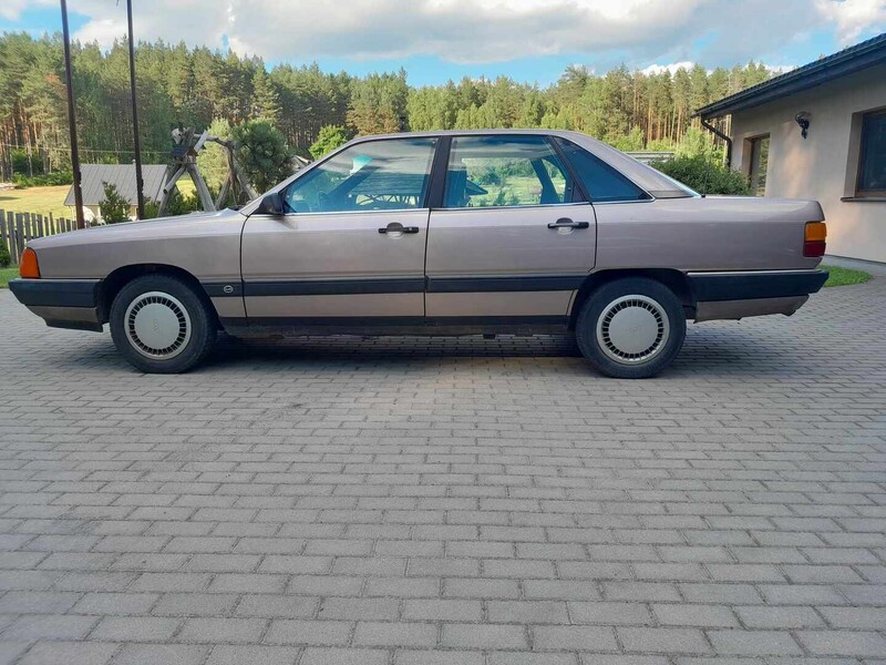 Photo 7 - Audi 100 1987 y Sedan