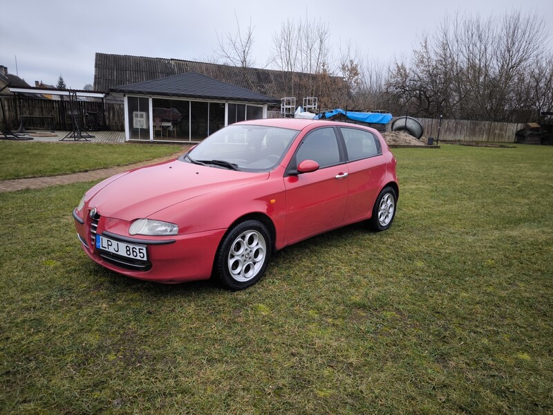 Фотография 1 - Alfa Romeo 147 2014 г Хэтчбек