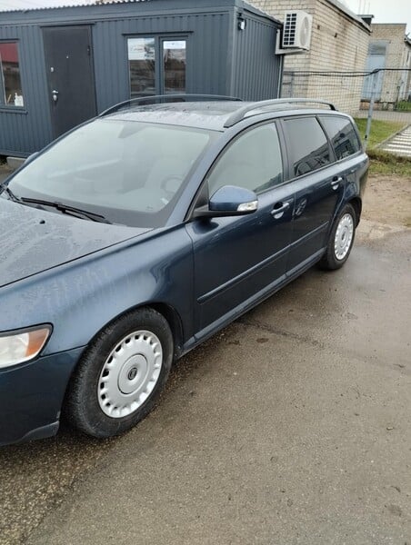 Фотография 2 - Volvo V50 2010 г Универсал