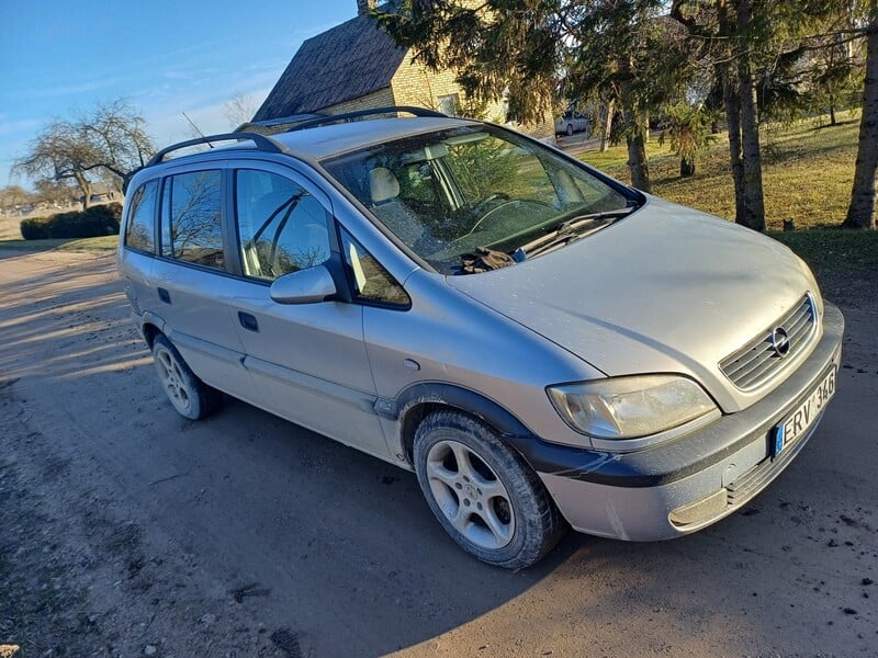 Photo 1 - Opel Zafira 2001 y Van