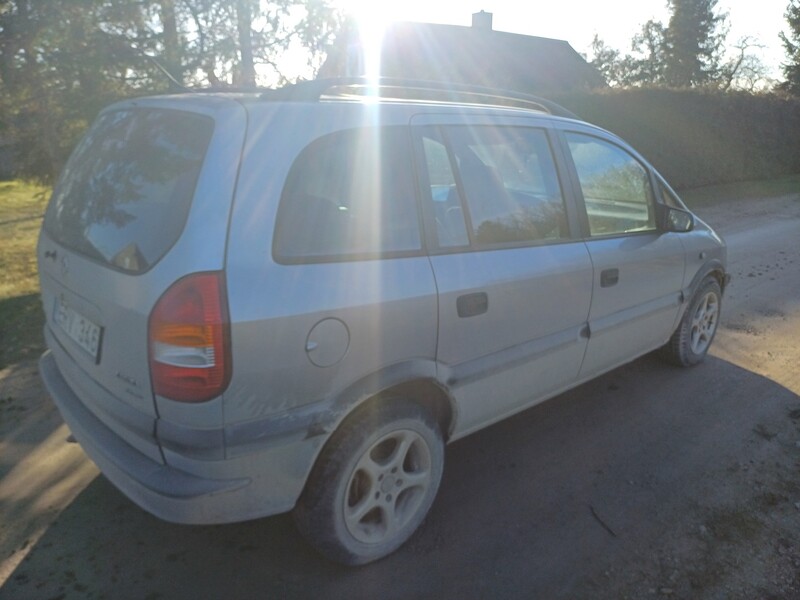 Photo 2 - Opel Zafira 2001 y Van