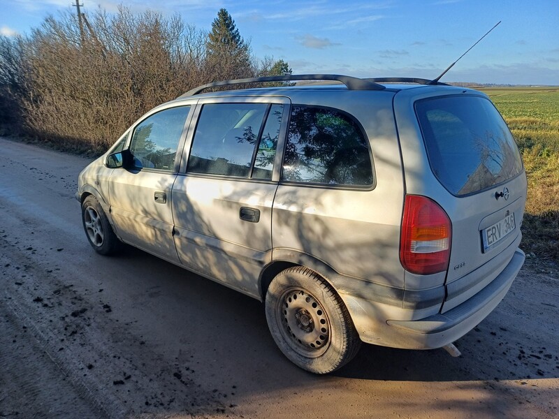 Photo 3 - Opel Zafira 2001 y Van