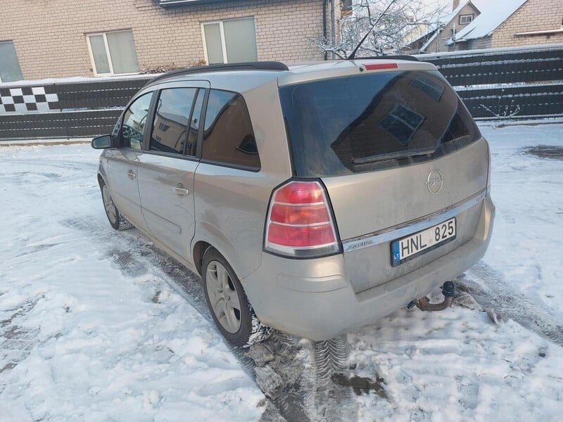 Photo 1 - Opel Zafira 2005 y Van