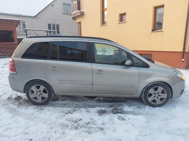 Photo 2 - Opel Zafira 2005 y Van