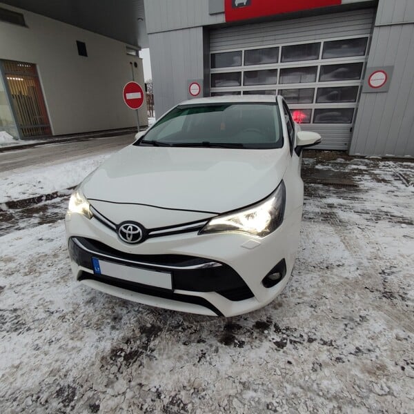 Photo 1 - Toyota Avensis 2015 y Sedan