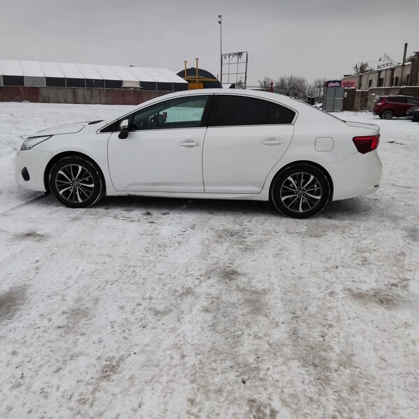 Photo 3 - Toyota Avensis 2015 y Sedan