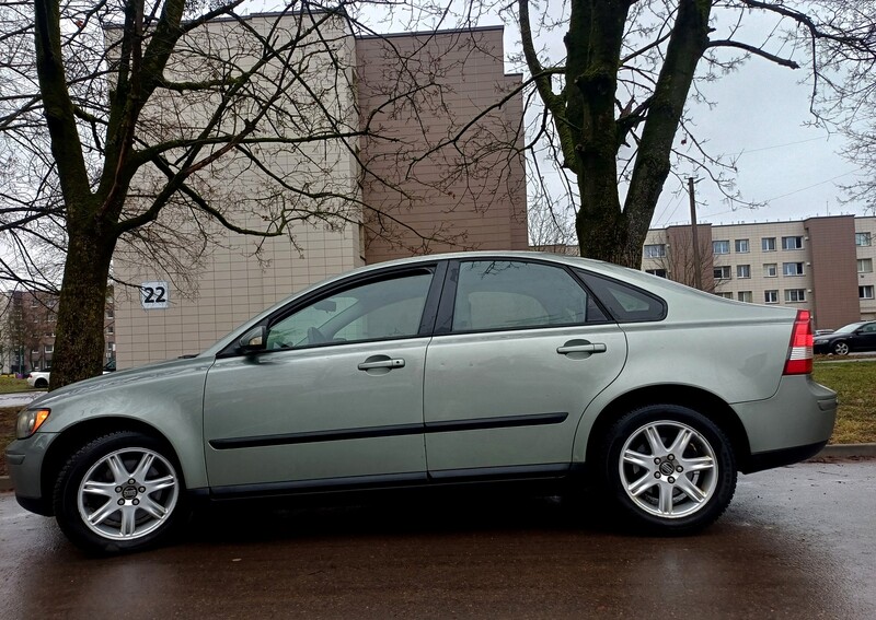 Фотография 4 - Volvo S40 2005 г Хэтчбек