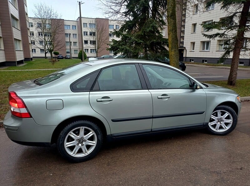 Фотография 3 - Volvo S40 2005 г Хэтчбек